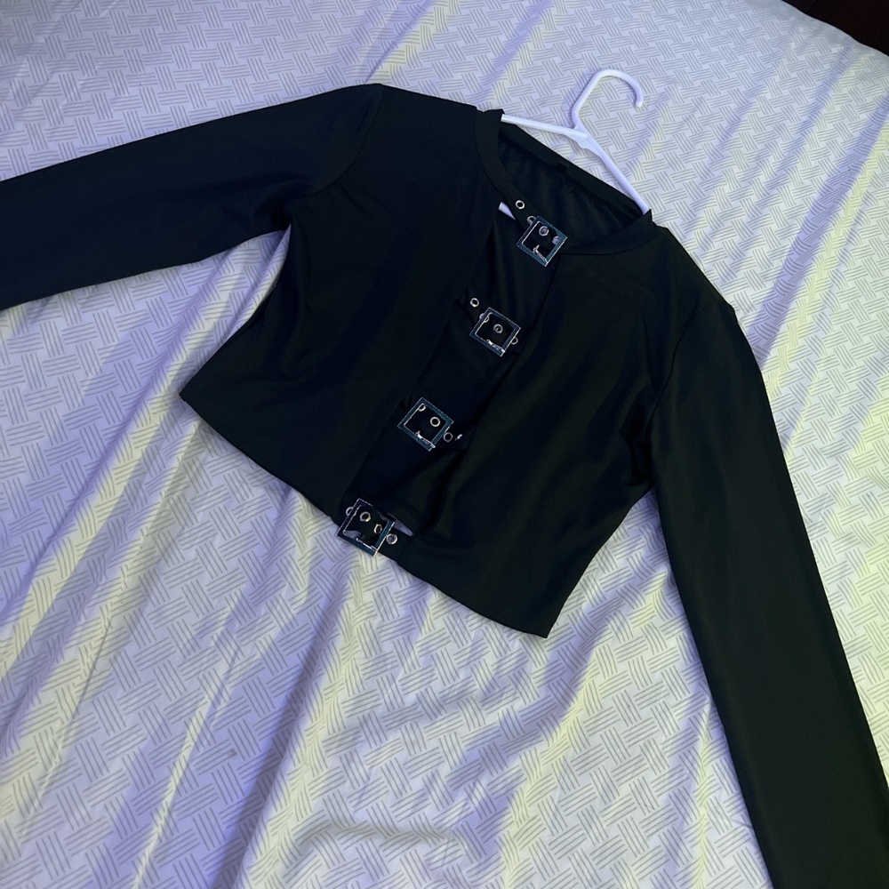 Hollow-Chest Buckle Croptop